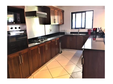4 Bedroom Villa